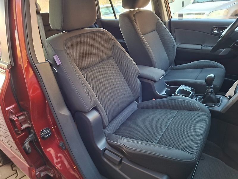 Renault Koleos (2009) 2.0dCi 110kW 4WD -NOVÉ V ČR - fotka 20 z 36