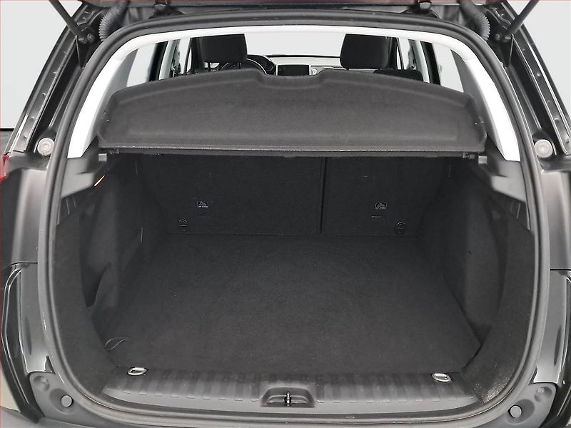 Peugeot 2008 (2019) 1.2 PureTech, Serv.kniha - fotka 14 z 17