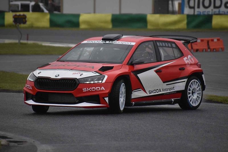 Škoda Fabia RS Rally 2 doprovázela na trati 50letou Škodu 200 RS