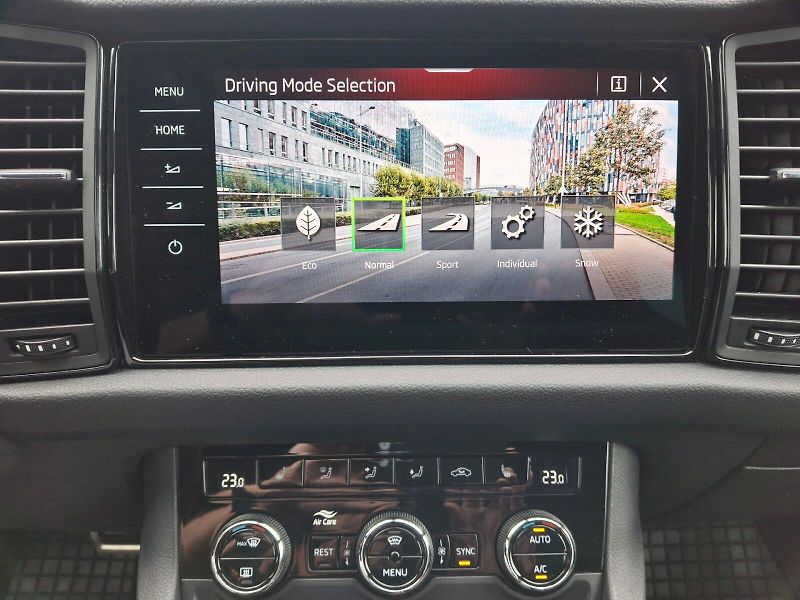 Škoda Kodiaq (2022) SportLine DSG 4x4 2,0TDi 147kW - fotka 21 z 35