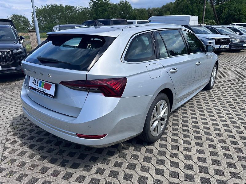 Škoda Octavia 2,0 TDI Style - fotka 2 z 16