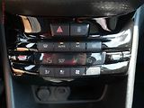 Peugeot 2008 (2019) 1.2i, 1.maj,ČR, autoAC, temp. - náhled 18
