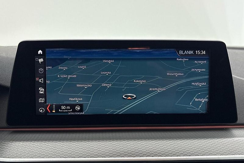 BMW Řada 5 530d xDrive - fotka 17 z 25