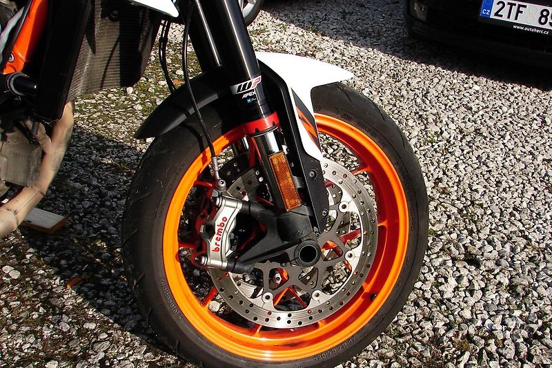KTM 890 Duke R 121PS ČR 1. maj. - ZADÁNO! - fotka 9 z 34