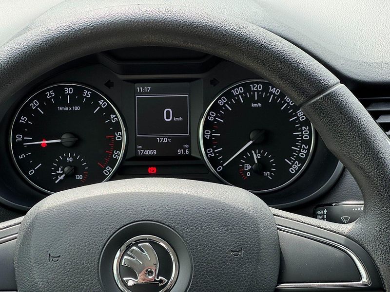Škoda Octavia (2015) Ambition 1.6 TDI - fotka 17 z 30