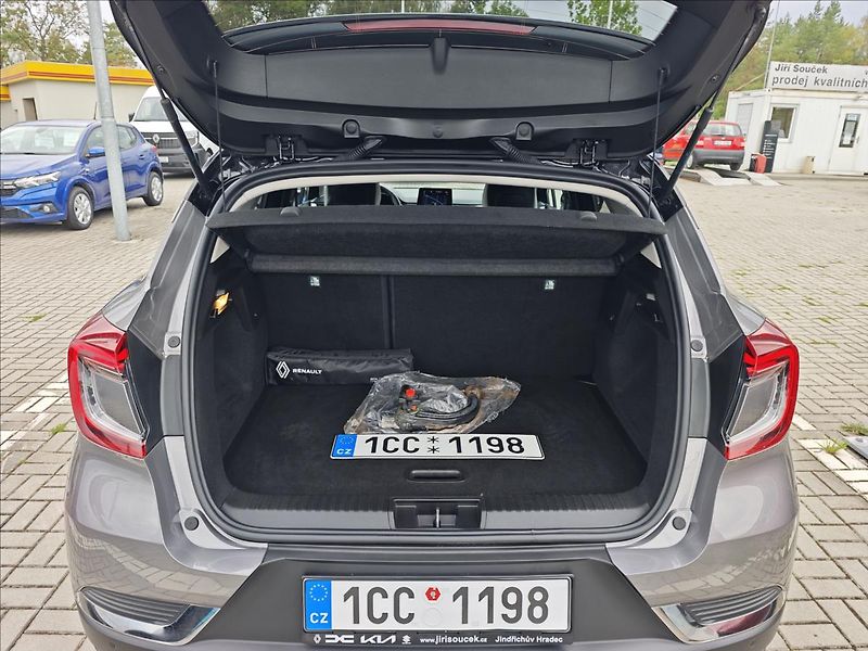 Renault Captur 1,3 TCe140  Techno - fotka 12 z 21