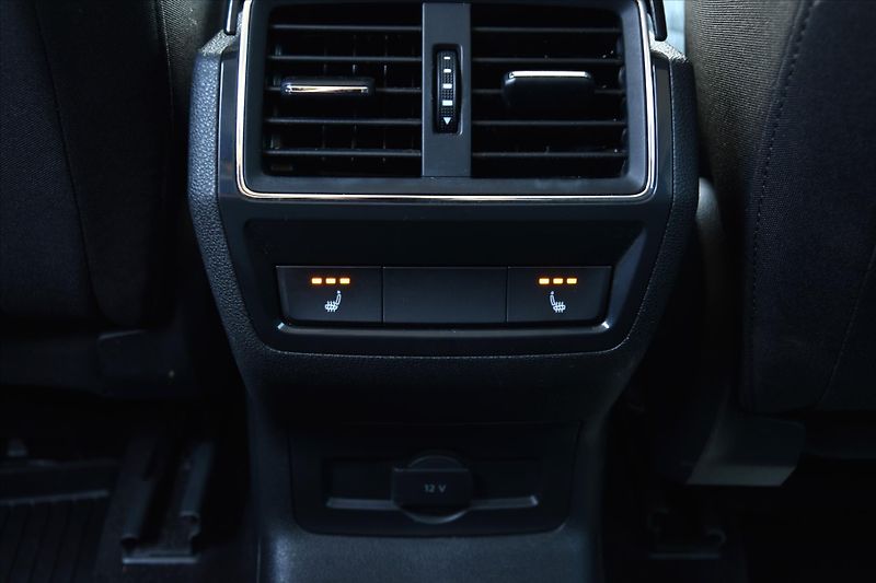 Škoda Karoq 1.6 TDI 85kW DSG STYLE ČR - fotka 26 z 26