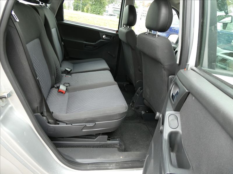 Opel Meriva 1,6 i 77kW AUTOMAT, klima - fotka 17 z 24
