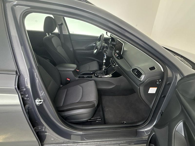 Hyundai i30 Smart DCT - fotka 9 z 27