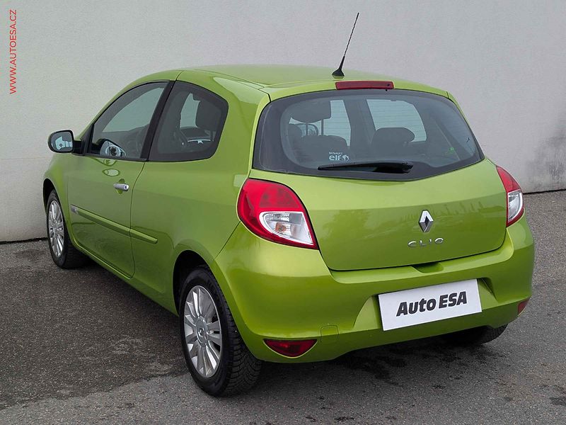Renault Clio (2009) 1.2i, AAC - fotka 6 z 15