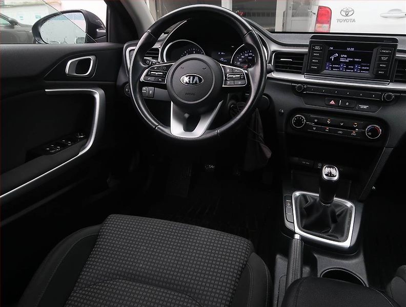 Kia Ceed (2018) 1.6 CRDi, Serv.kniha, Tempomat - fotka 7 z 14
