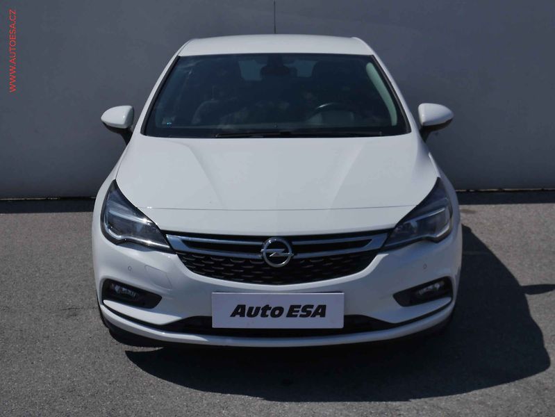 Opel Astra (2018) 1.4T, 2.maj,ČR, AC, park - fotka 2 z 14