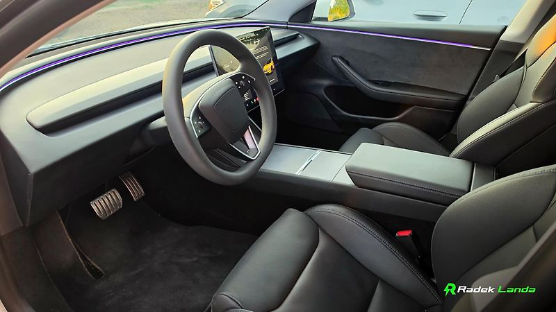 Tesla Model 3 (2024) Performance Highland  - fotka 8 z 12