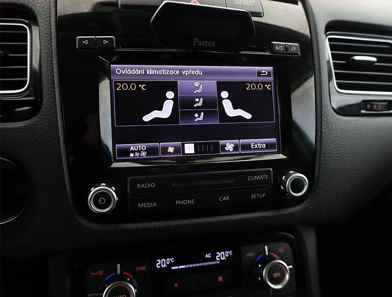Volkswagen Touareg (2012) 3.0 TDI, 4X4, Automat - fotka 14 z 17