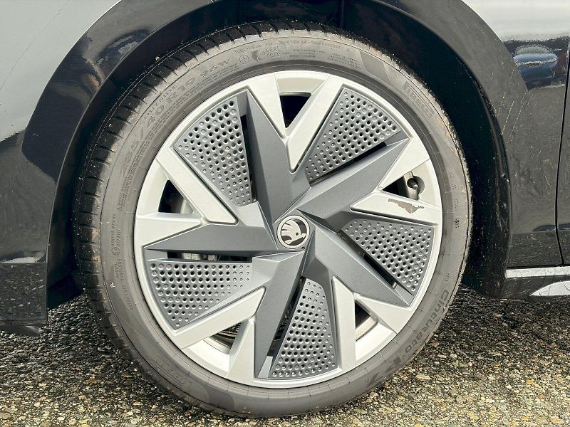 Škoda Superb (2025) DSG 4x4 / 2.0 TDI / 142 kW  / - fotka 22 z 35