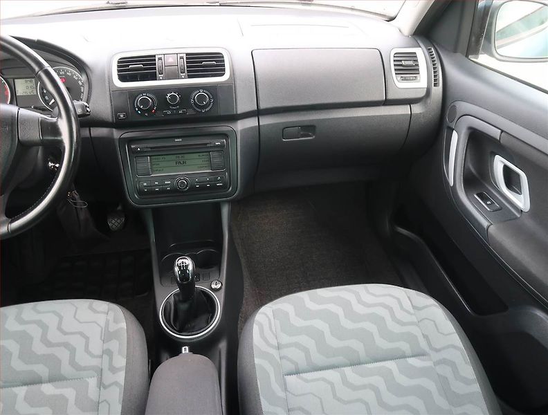 Škoda Roomster (2009) 1.4 TDi, nová STK, rezervace - fotka 8 z 13