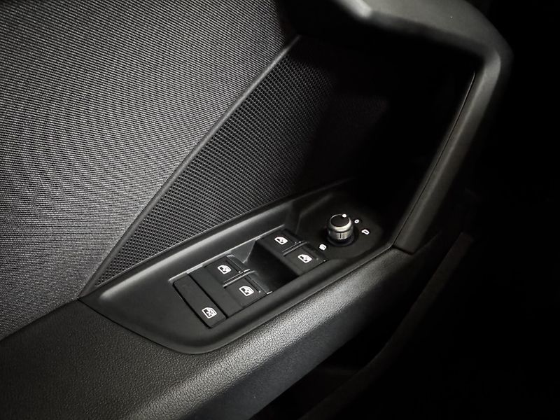 Audi A3 (2024) Sportback 35 TFSI - CZ - DPH - fotka 16 z 22