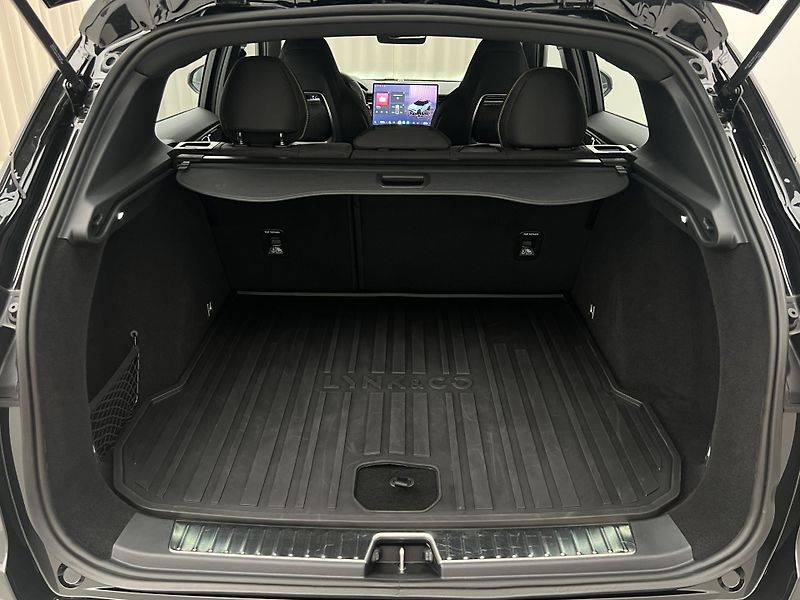 Lynk & Co 01 CORE PHEV AUT CZ 1.maj - fotka 5 z 48