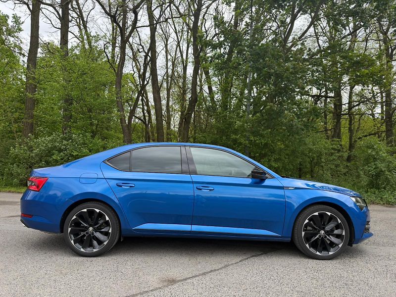 Škoda Superb (2023) SportL 2.0TSI/206kW 4x4, webas - fotka 7 z 30