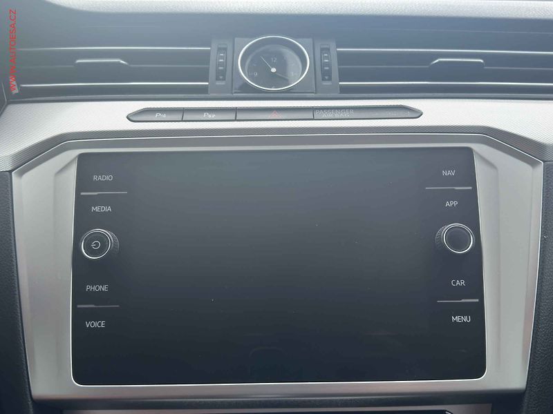 Volkswagen Passat (2019) 2.0 TDi, 2.maj, DSG, navi. - fotka 14 z 26