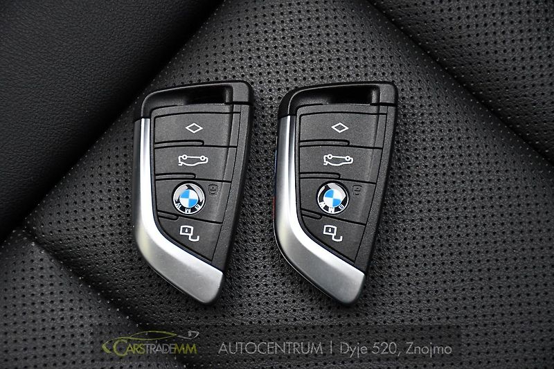 BMW Řada 3 320d xD M-SPORT PANORAMA H/K  - fotka 38 z 57