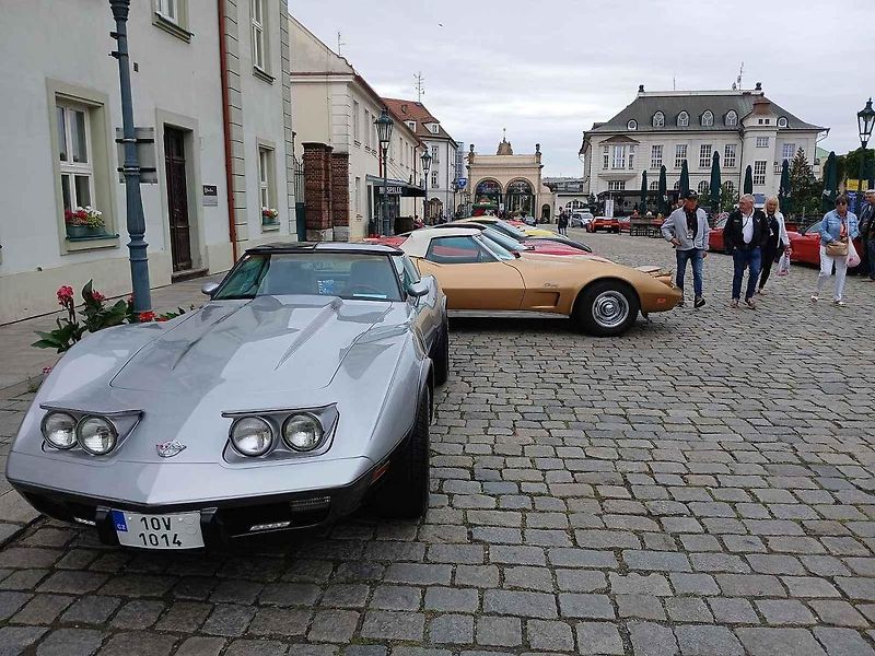 V Plzeňském Prazdroji si dali sraz příznivci amerických sportovních vozů Corvette.