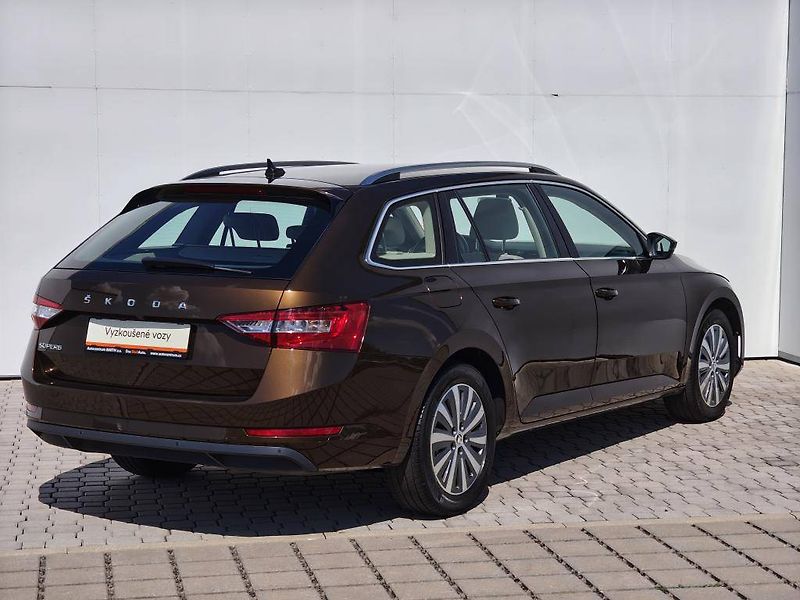 Škoda Superb Style 6MP 2,0TDI - fotka 2 z 25