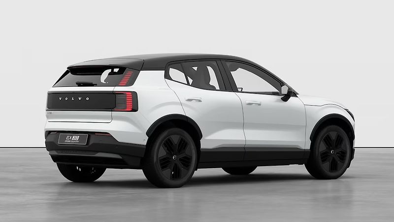 Volvo EX30 (2026) ULTRA, P8 AWD electric, 315 kW - fotka 5 z 13