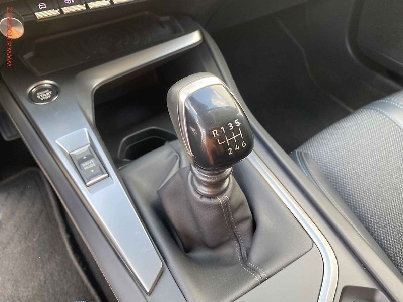 Peugeot 308 (2022) 1.5 HDi, Allure, LED, navi - fotka 15 z 18