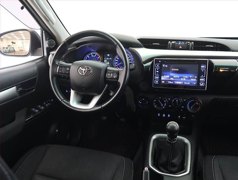 Toyota Hilux (2018) 2.4 D-4D - fotka 7 z 20