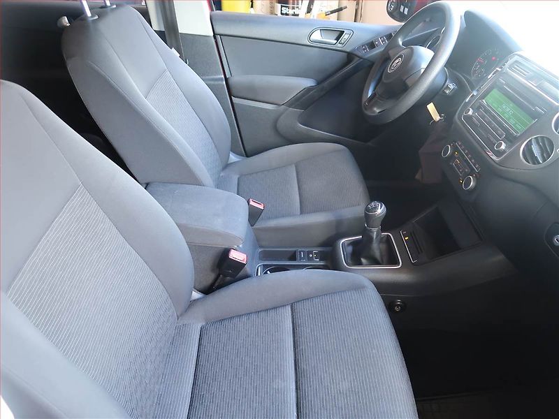 Volkswagen Tiguan (2013) 2.0 TDI, Tempomat - fotka 9 z 15