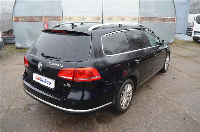 Volkswagen Passat (2014) VARIANT 1,6 TDI DSG - fotka 4 z 21