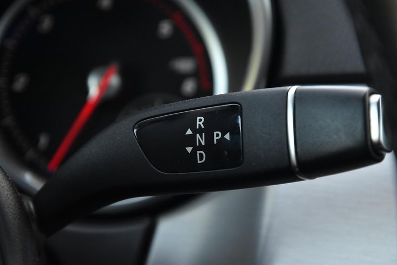 Mercedes-Benz GLE 350 d 4MATIC FACE,NAVI,LED,ČR - fotka 16 z 51