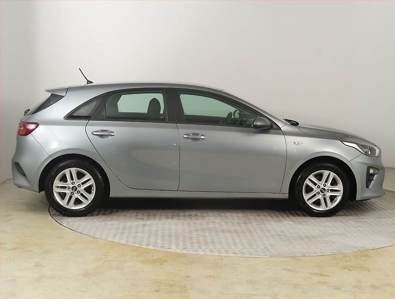 Kia Ceed (2019) 1.4 CVVT, Serv.kniha, Tempomat - fotka 6 z 17