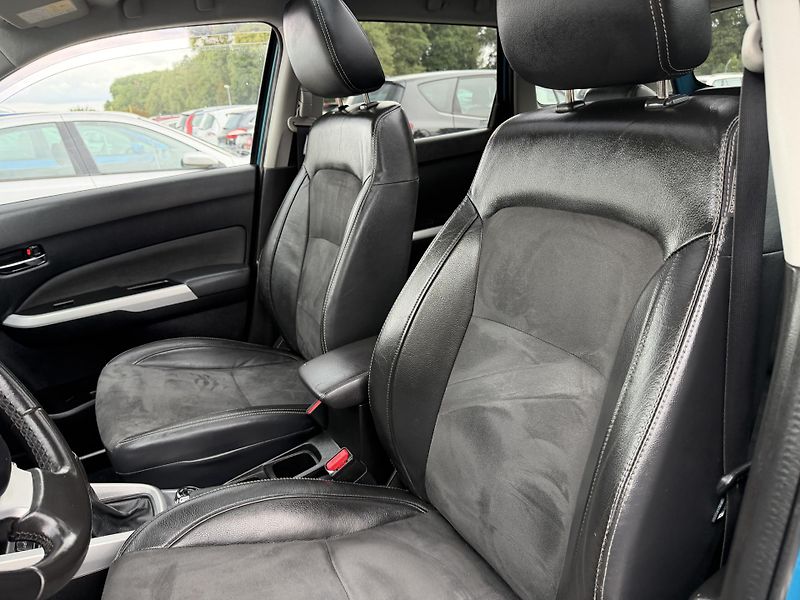 Suzuki Vitara 1.6 16V 4x4 UZÁVĚRKA LIMITED - fotka 15 z 26