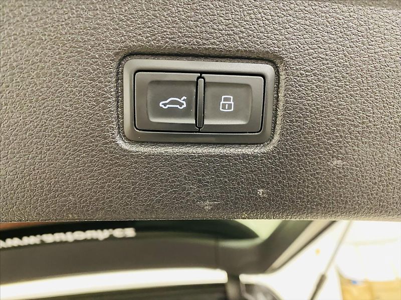 Audi Q7 3,0 TDI 210kW 7Míst S-Line - fotka 29 z 32