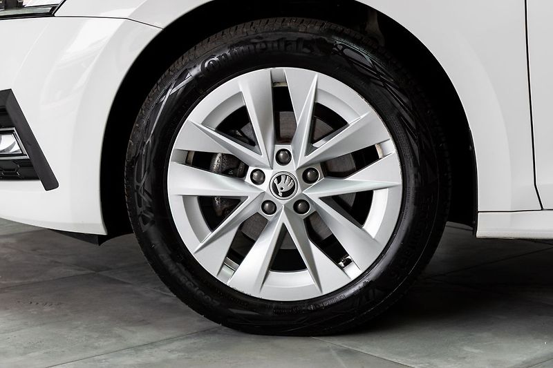 Škoda Octavia 2.0 TDI STYLE*KESSY*DPH*ČR 1.M - fotka 31 z 38