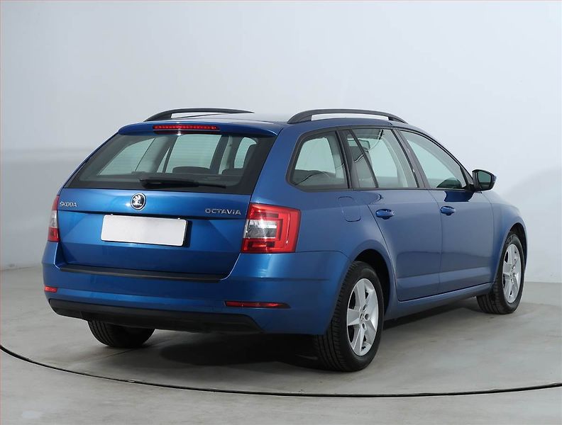 Škoda Octavia (2017) 1.6 TDI, Tempomat - fotka 5 z 17