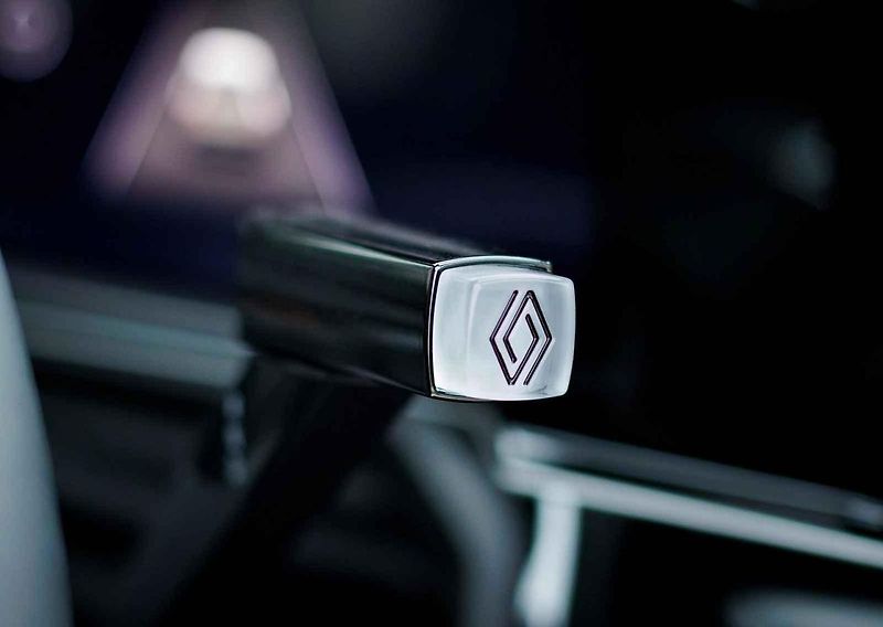Renault 4 E-Tech je výborně jezdící praktický vůz s dobrým poměrem cena/výkon.