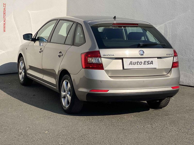 Škoda Rapid (2013) 1.2 TSi, Ambition, park. - fotka 6 z 16