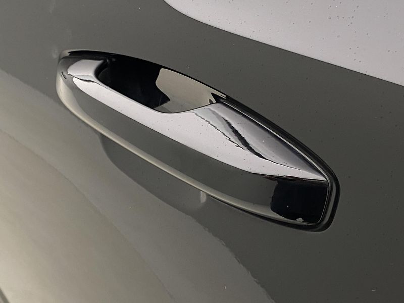 Volvo XC40 T2 ESSENTIAL CZ - fotka 30 z 42