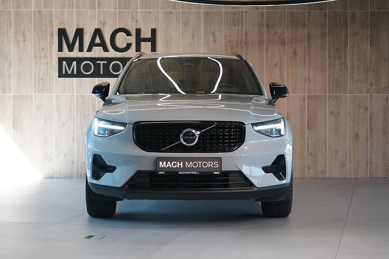 Volvo XC40 B3 Plus Dark, ACC, BLIS - fotka 3 z 43