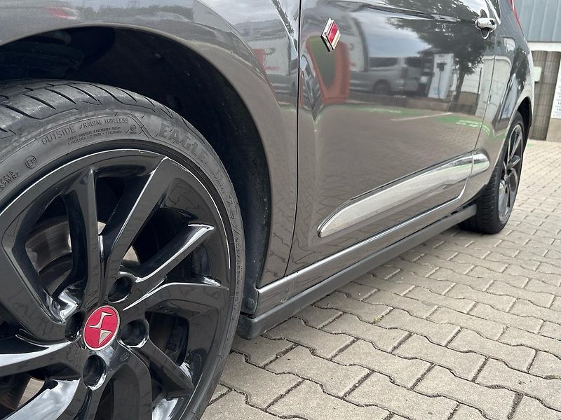 Citroën DS3 (2018) Performance Line Sport EAT6 - fotka 9 z 47