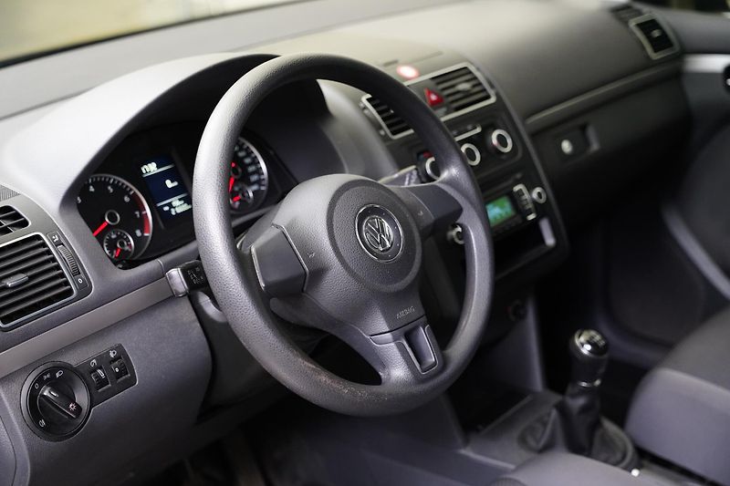Volkswagen Touran - fotka 13 z 19