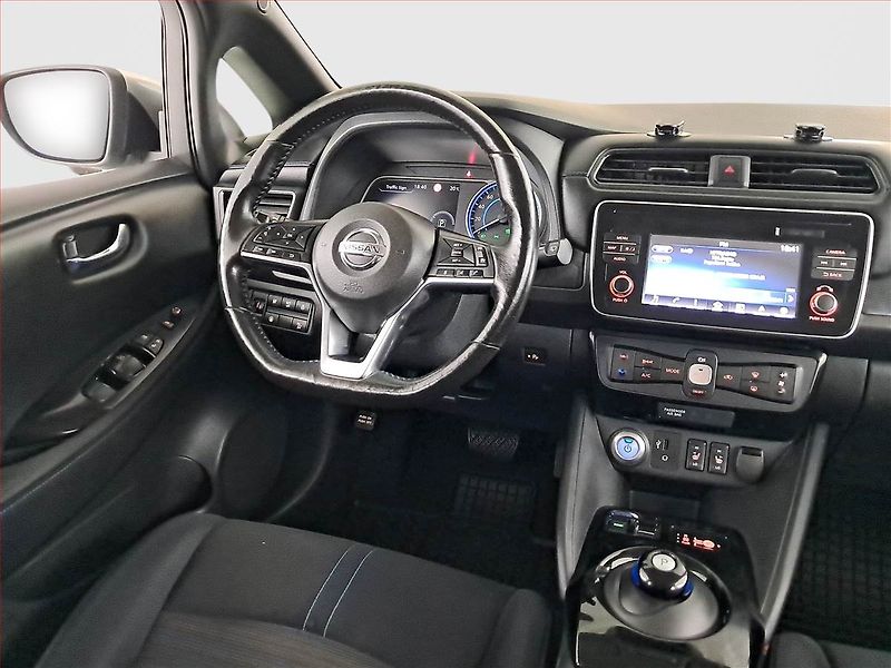 Nissan Leaf (2019) 40 kWh, Automat, Tempomat - fotka 7 z 16