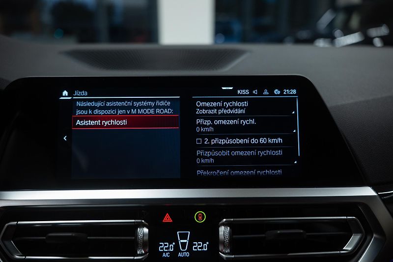 BMW M4 (2022) COMPETITION xDrive  - fotka 33 z 39