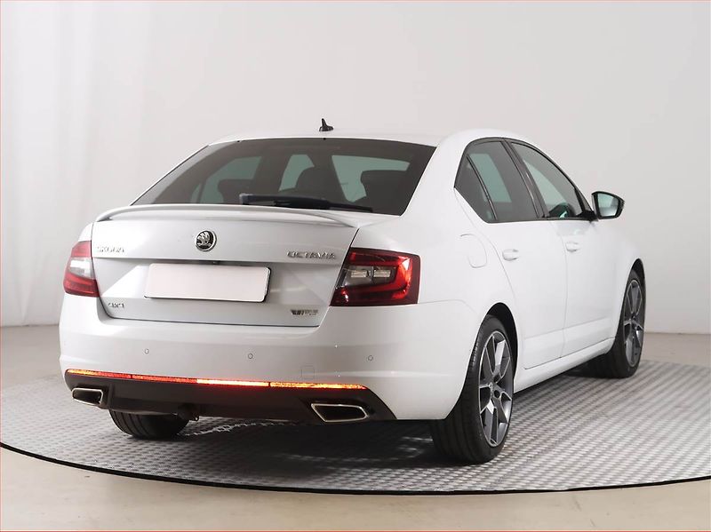 Škoda Octavia (2017) RS 2.0 TDI 4x4 DSG, 4X4 - fotka 5 z 19