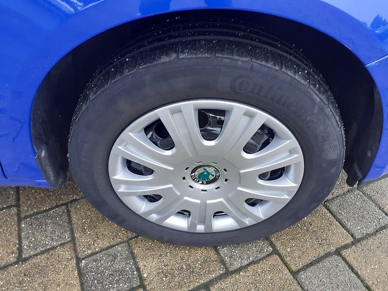 Škoda Fabia (2009) KOMBI 1.4 16V - fotka 18 z 38