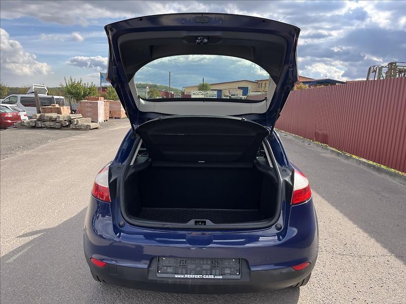 Renault Mégane 1,6 i KLIMA SERVIS STK 2/2027 - fotka 26 z 35