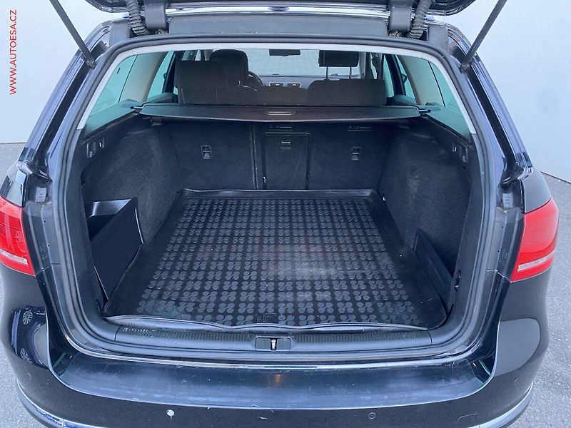 Volkswagen Passat (2012) 2.0 TDi, Comfortline, navi - fotka 7 z 20